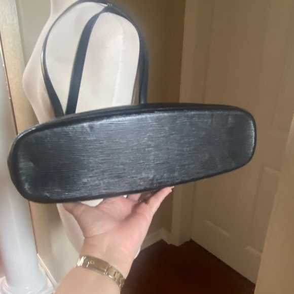 Louis Vuitton Lussac Epi Leather Shoulder Bag - Picture 9 of 16